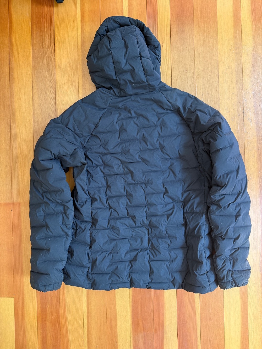 Mountain Hardwear women’s Stretchdown Puffer Jacket - Picture 2 of 4